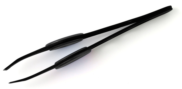 Фото Пинцет для бровей Weisen RRK-1046BLK скошенный, 9,5 см, черный (Пинцеты для бровей)