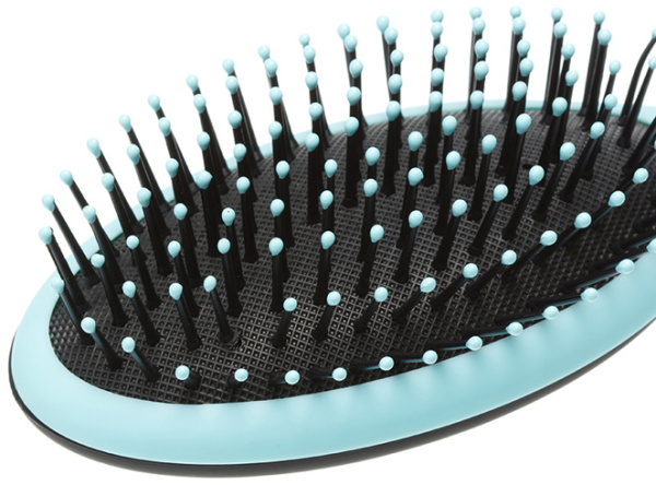 Фото Щетка массажная Дуэт Dewal Beauty DBD-1 овальная с нейлоновым штифтом (Расчёски и щётки)